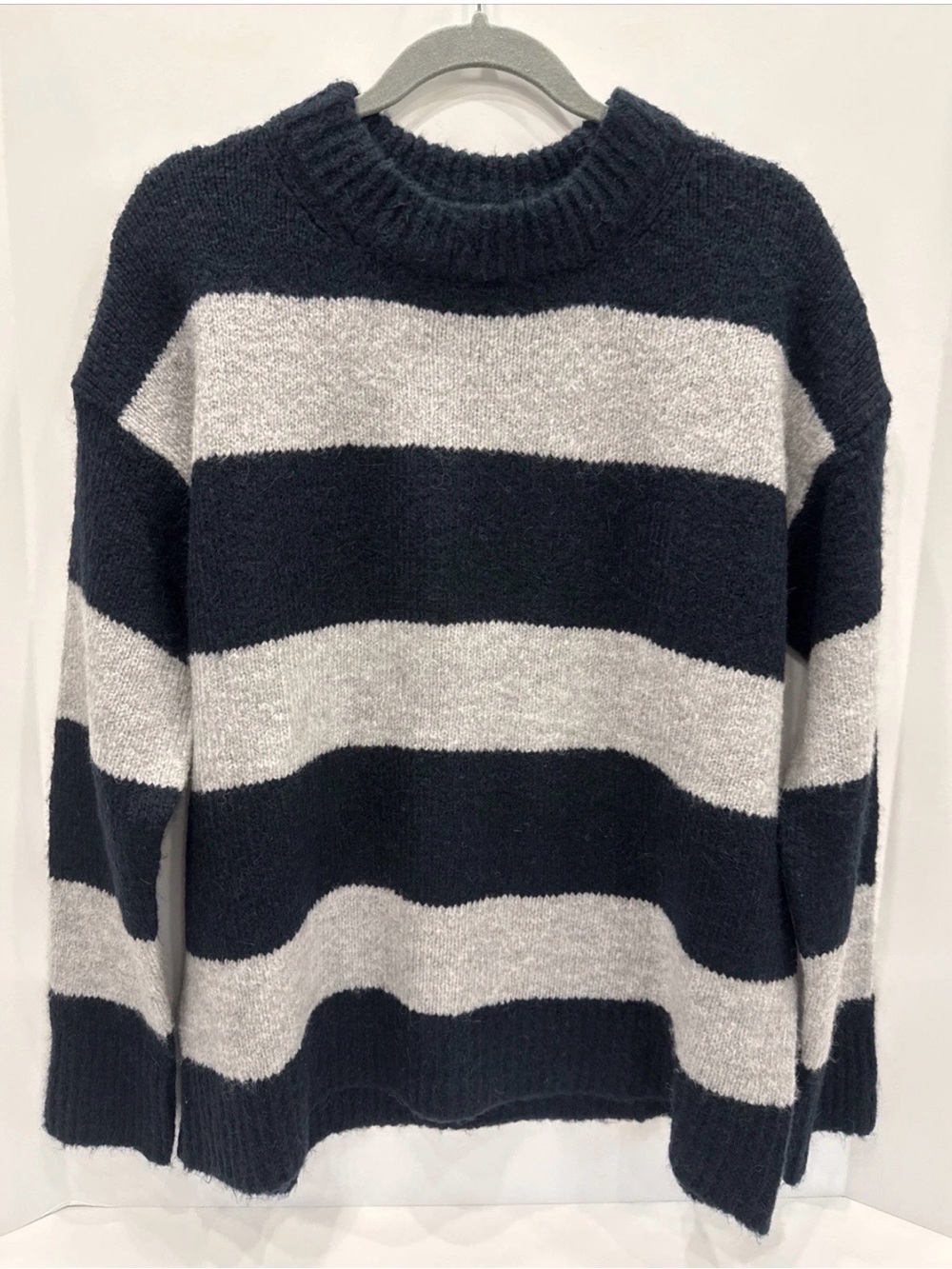 Magaschoni Women's L Wool Alpaca Blend Fuzzy Knit Sweater Gray/Navy Striped